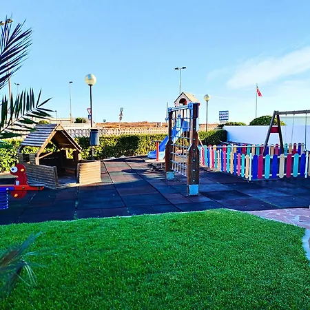 Premium Con 5 Piscinas Barbacoa Tenis Frontenis Apartment *